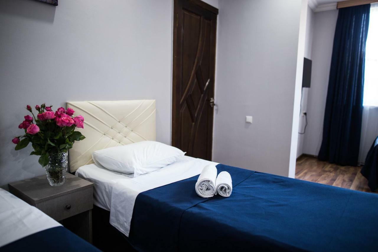 Central Apart-Hotel Batumi Exterior photo